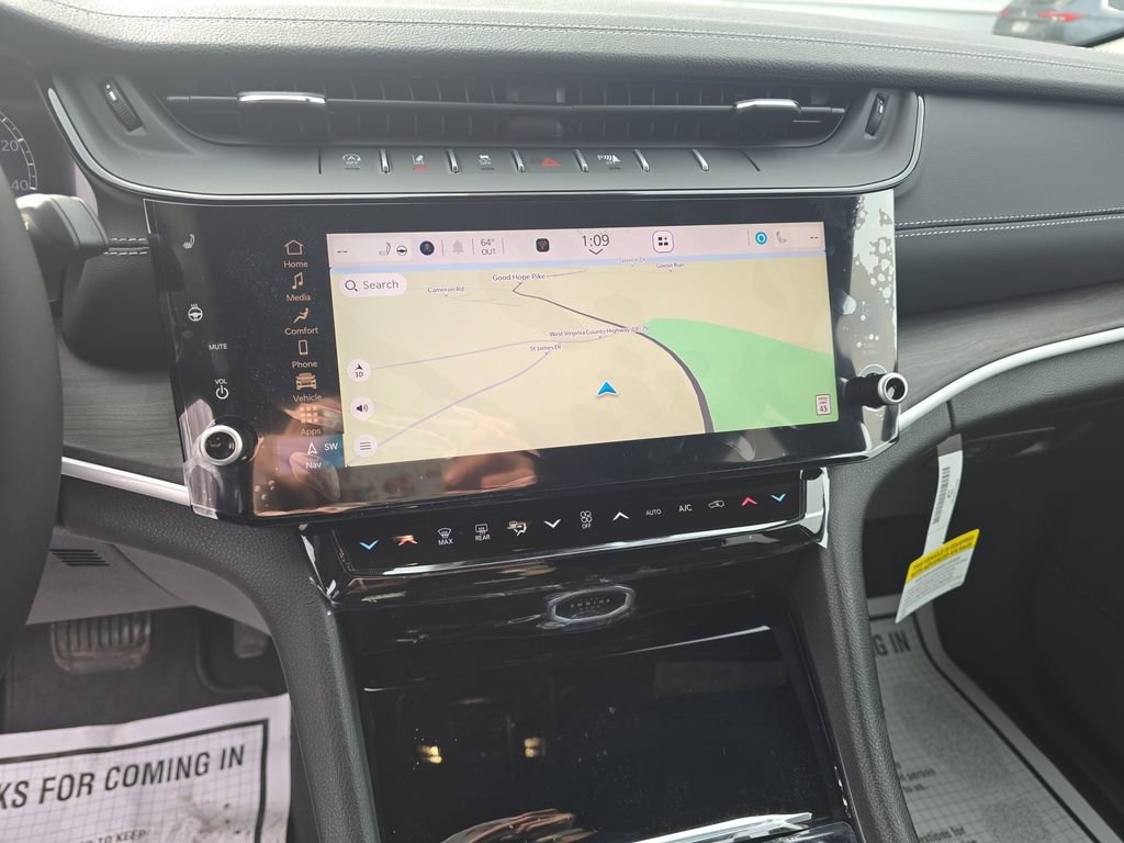 New 2026 Jeep Grand Cherokee Altitude image 20