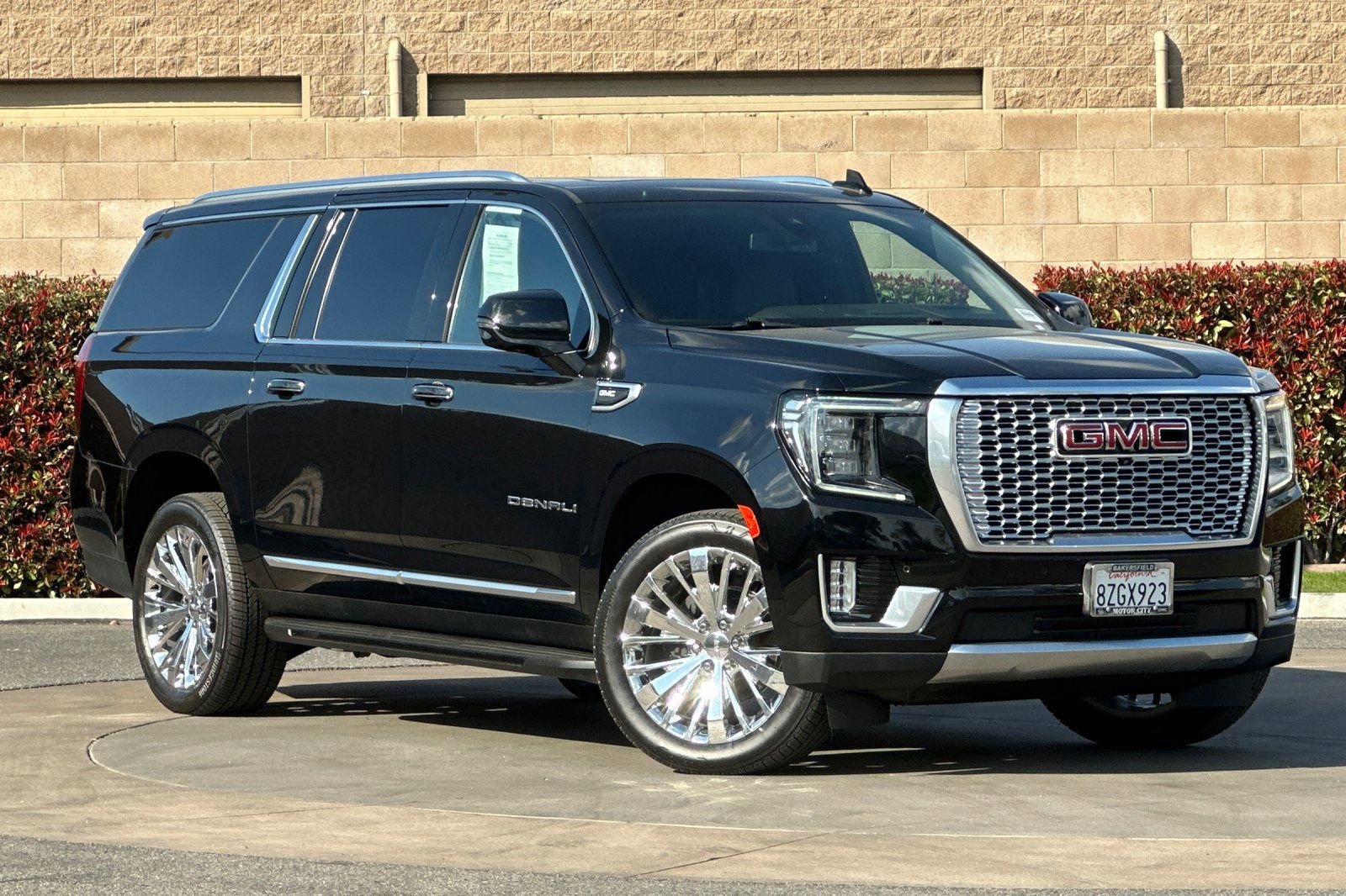 Certified 2021 GMC Yukon XL Denali image 2