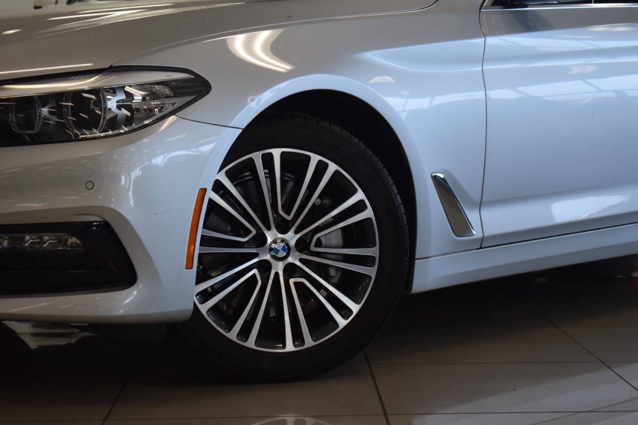 Used 2018 BMW 530i xDrive AWD/4WD image 12