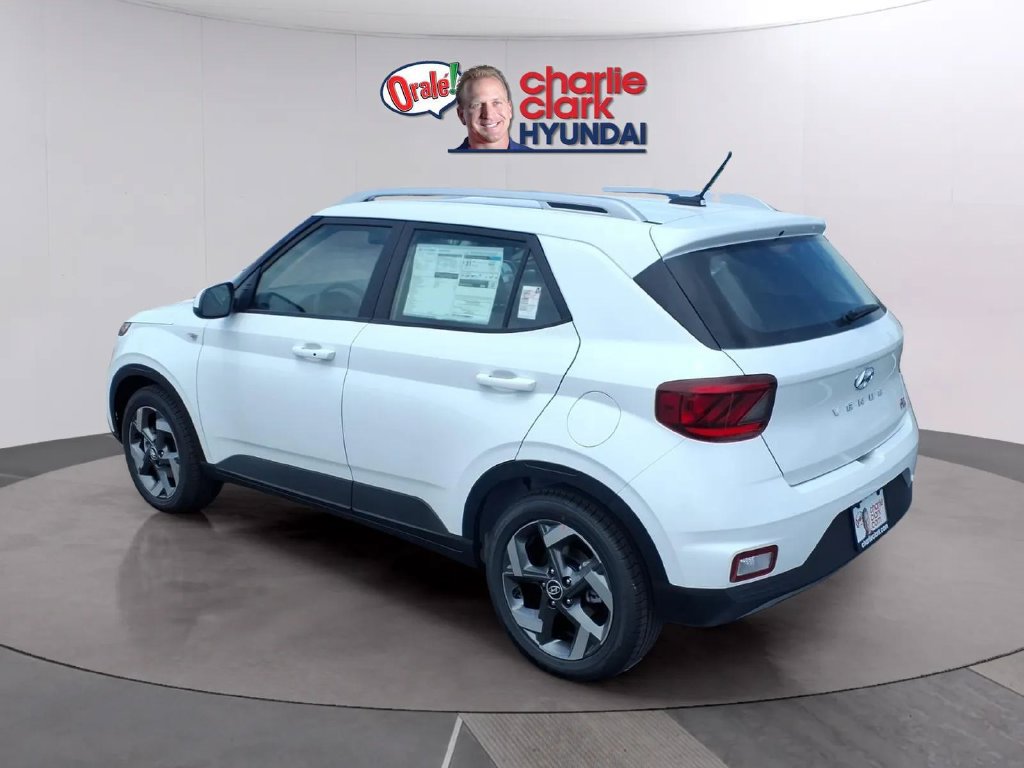New 2026 Hyundai Venue SEL FWD image 3
