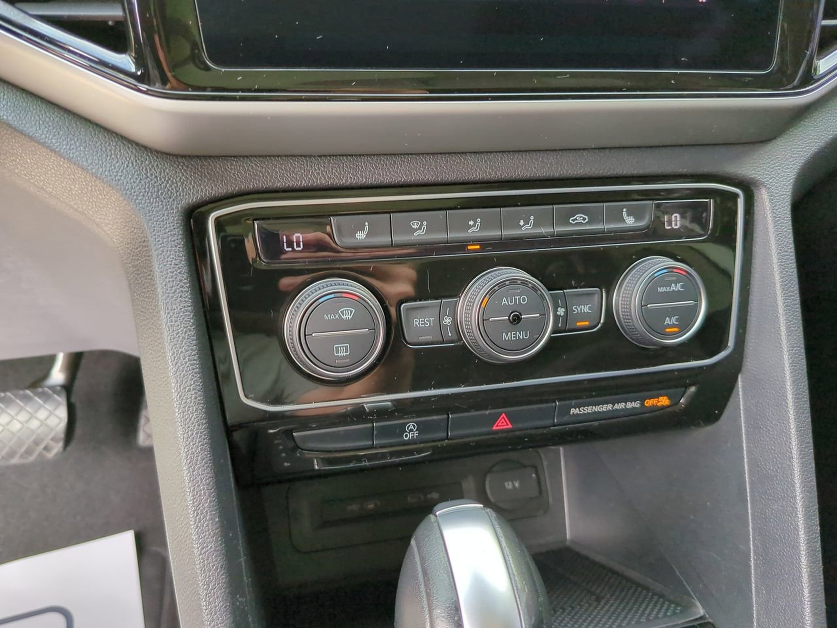 Used 2023 Volkswagen Atlas SE FWD image 28