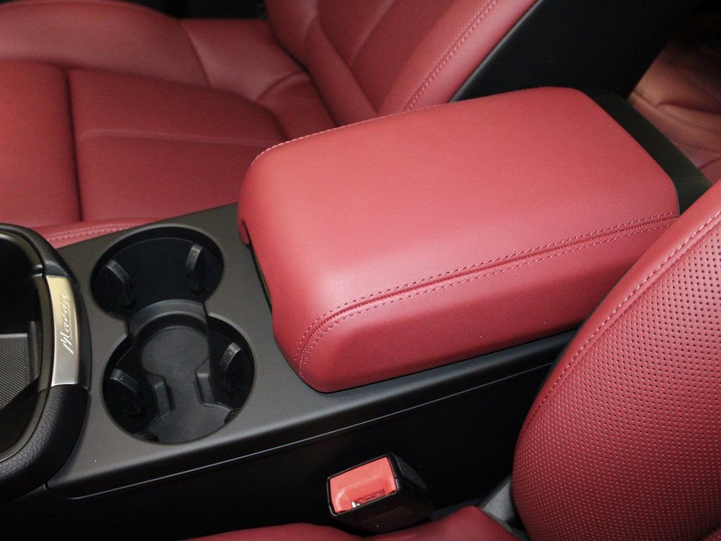 Certified 2026 Porsche Macan Turbo image 30