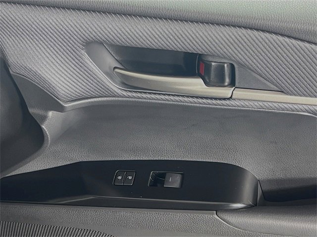 Used 2025 Toyota Camry SE image 31