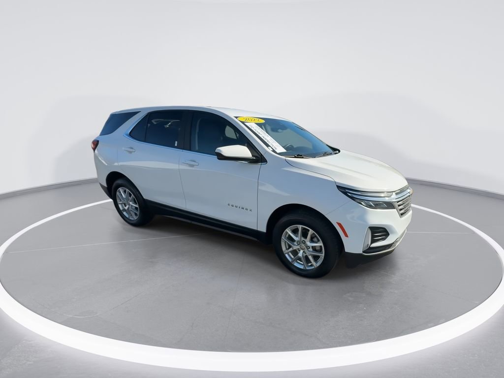 Used 2022 Chevrolet Equinox LT image 2