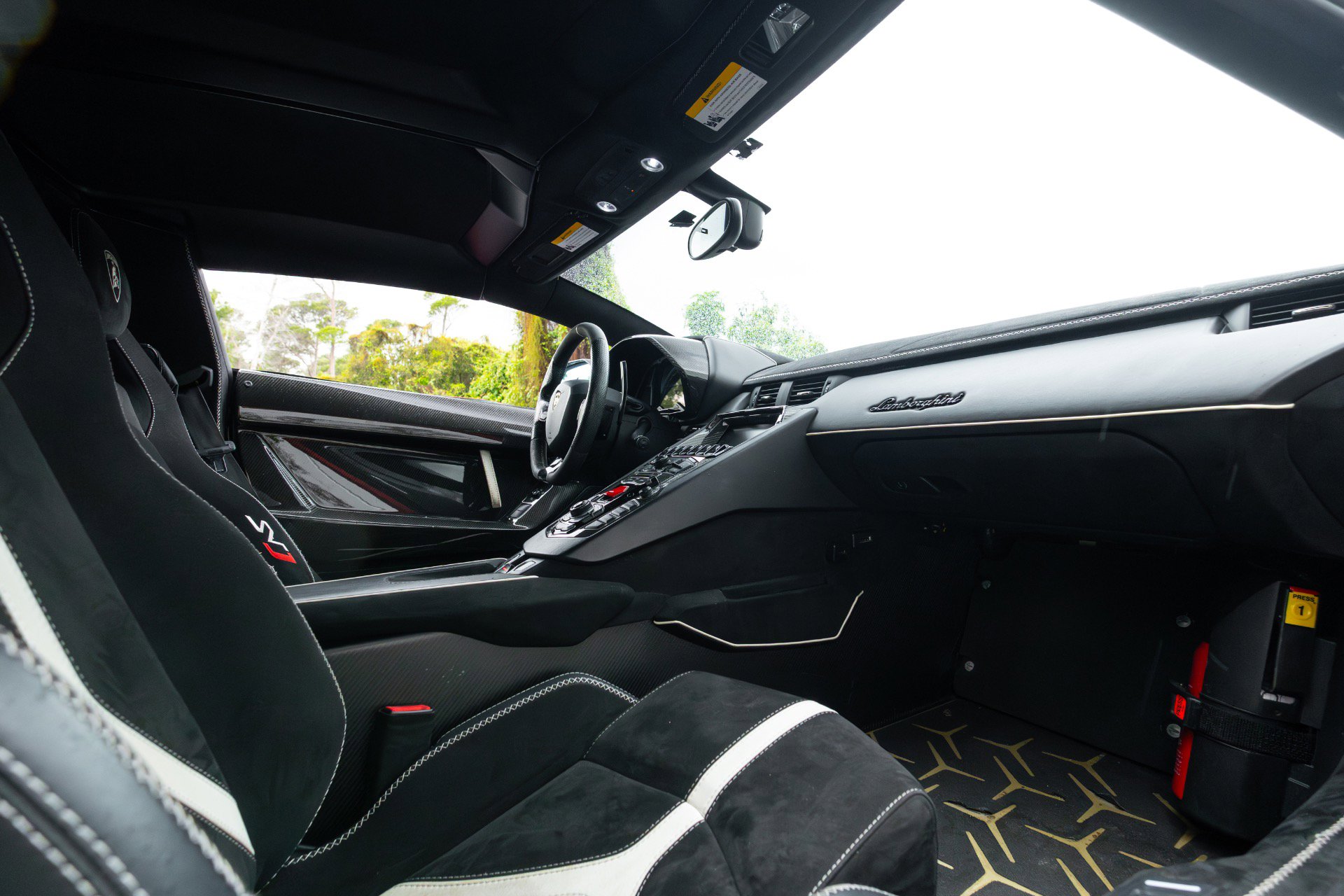 Used 2021 Lamborghini Aventador SVJ AWD/4WD image 66