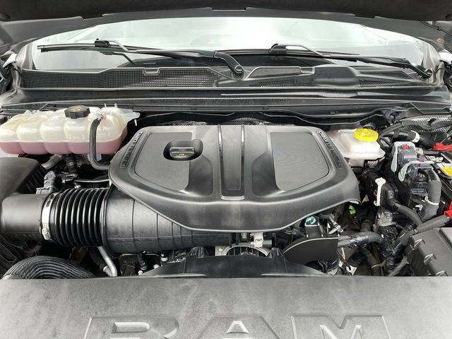 Used 2025 RAM 1500 Laramie w/ Sport Appearance Package AWD/4WD image 11