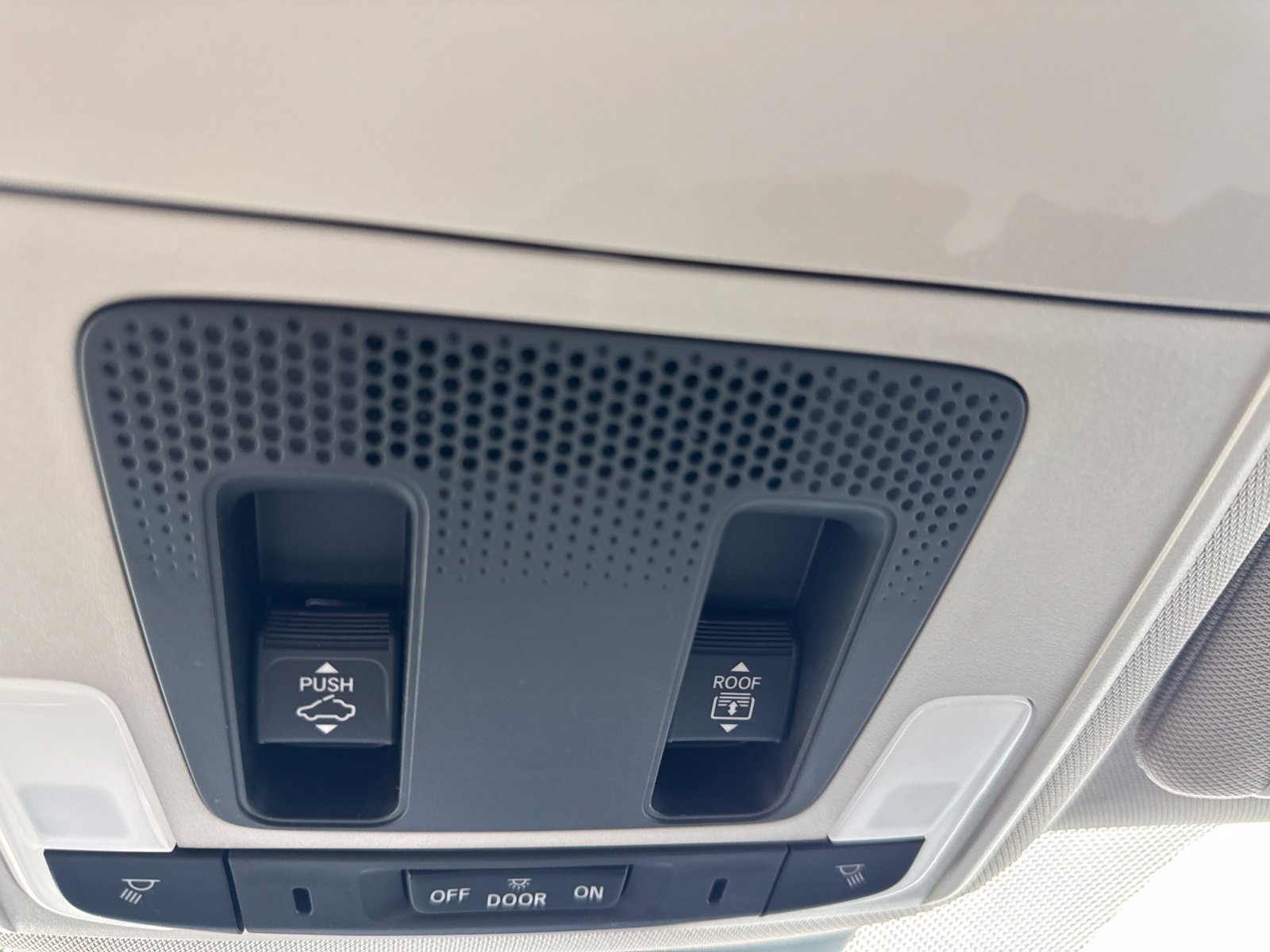 Used 2024 Honda Pilot Touring image 18