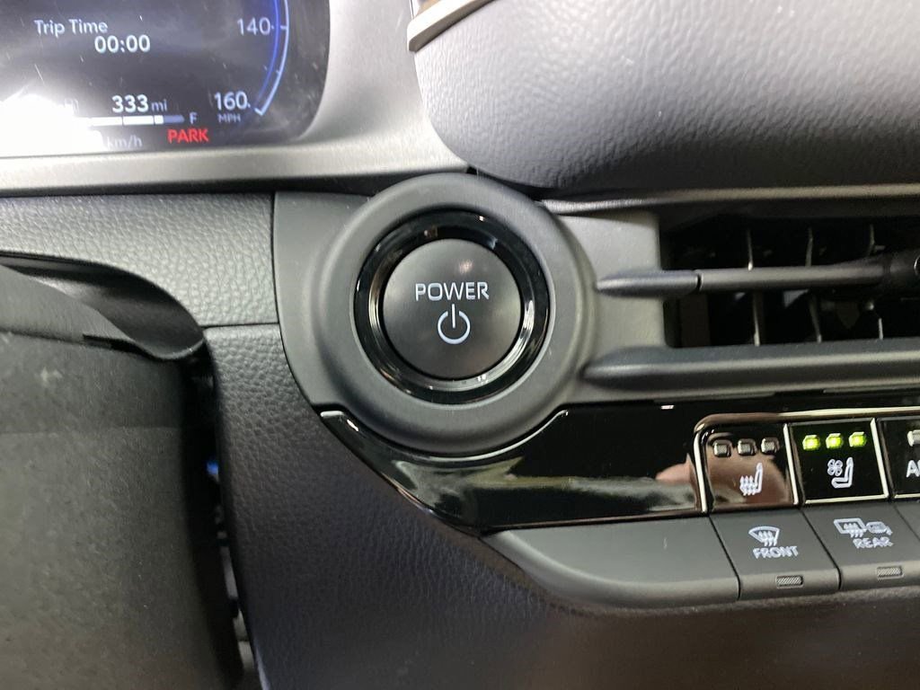 Used 2025 Toyota Crown Signia Limited w/ Advanced Technology Package image 19