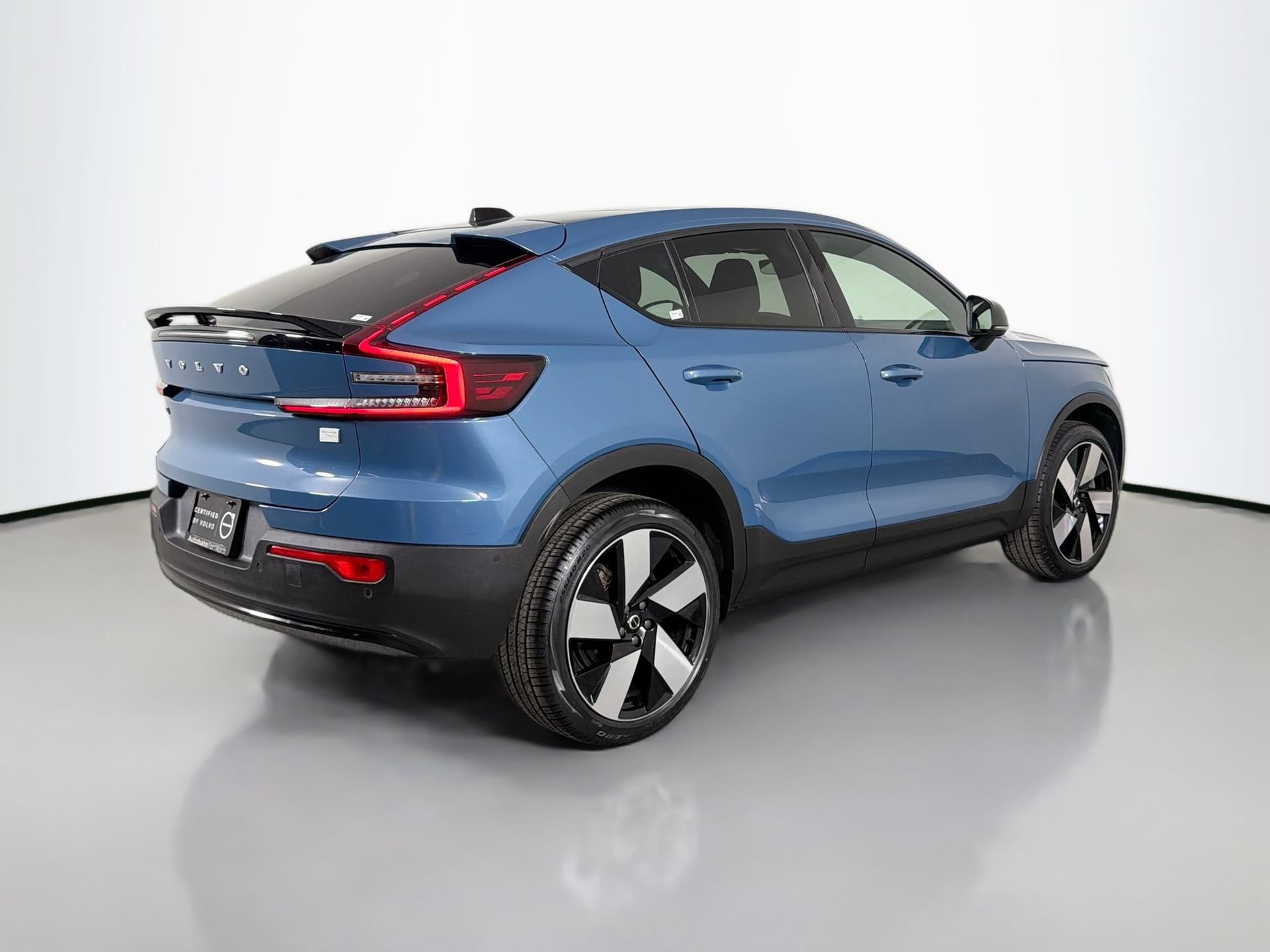 Certified 2023 Volvo C40 P8 Recharge Ultimate w/ Protection Package Premier AWD/4WD image 6