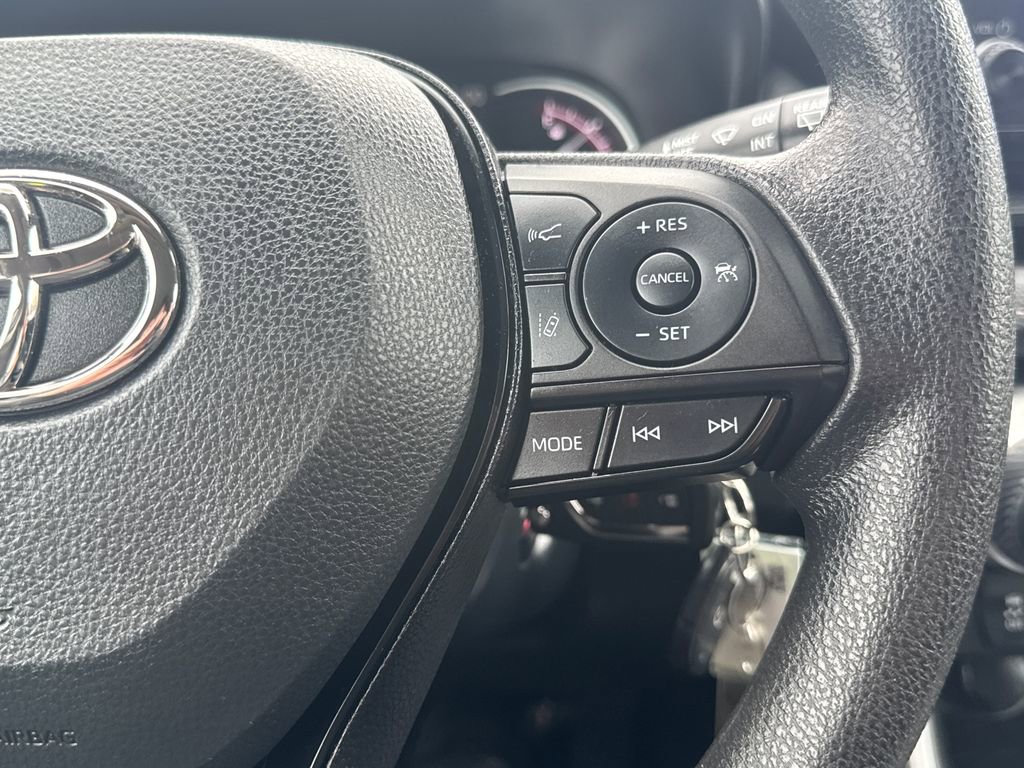 Used 2023 Toyota RAV4 LE AWD/4WD image 19