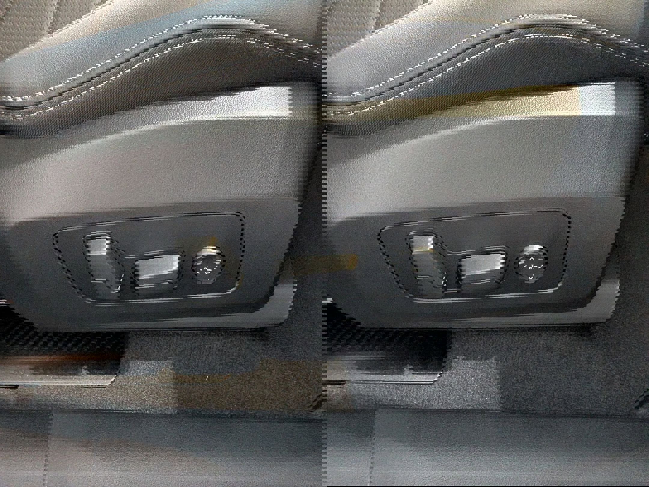 New 2026 BMW X2 xDrive28i w/ Technology Package AWD/4WD image 34