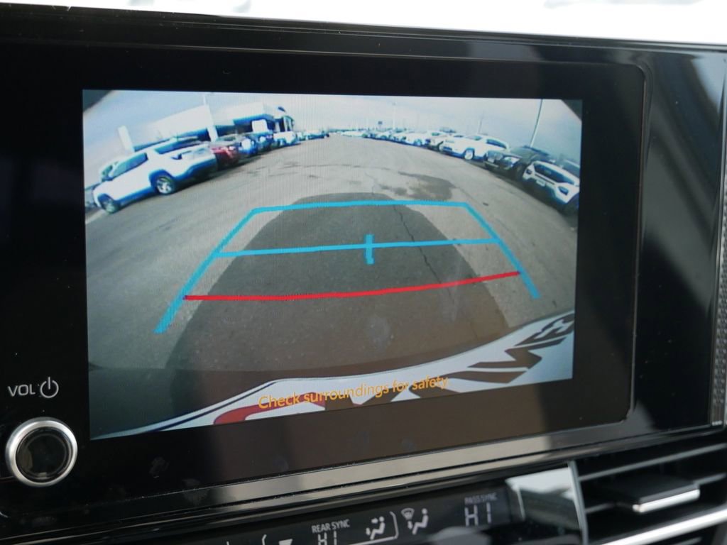 Used 2025 Toyota Sienna LE FWD image 36