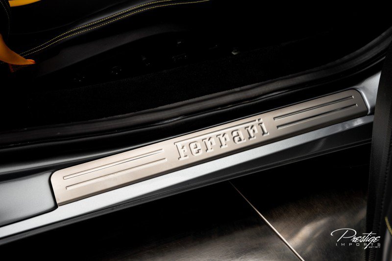 Used 2022 Ferrari F8 Tributo image 38