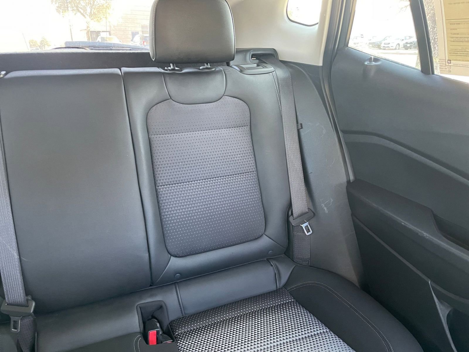 Used 2025 Chevrolet Trax LT FWD image 38