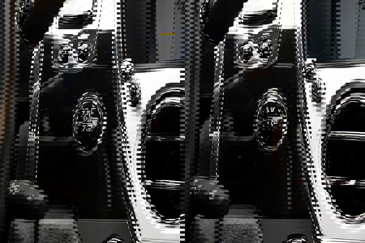 Used 2017 Rolls-Royce Ghost image 19