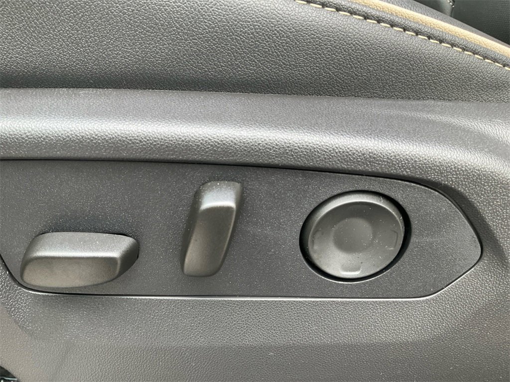 New 2026 Chevrolet Suburban Premier image 28