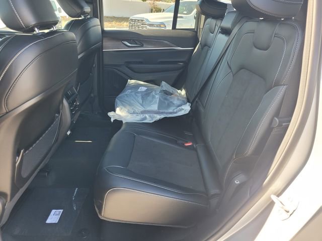 New 2026 Jeep Grand Cherokee Altitude RWD image 6