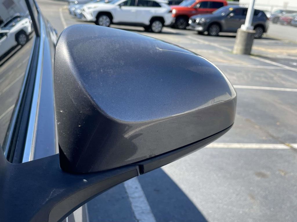 Used 2017 Toyota Camry XLE FWD image 29