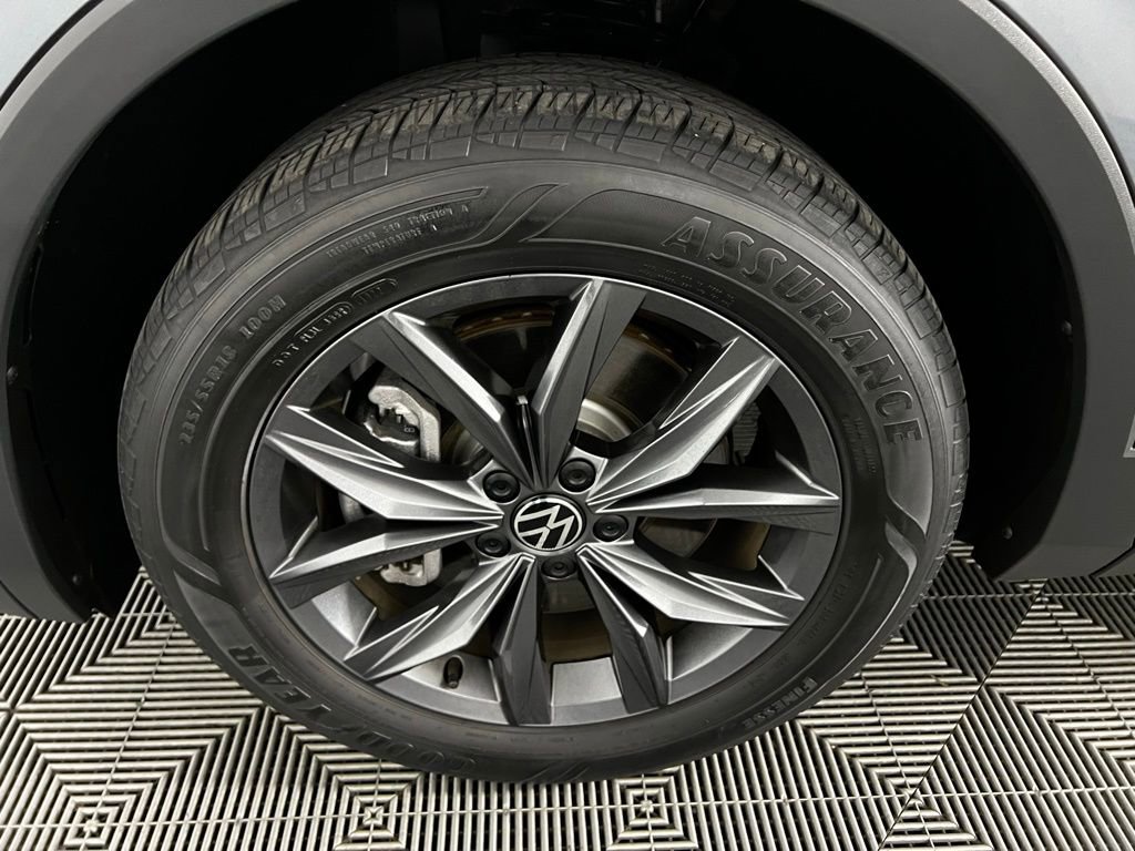Used 2022 Volkswagen Tiguan SE image 11