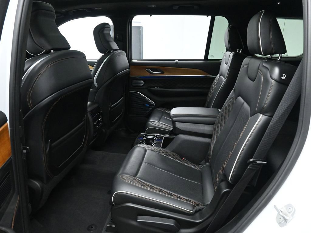 Used 2022 Jeep Grand Cherokee L Summit AWD/4WD image 16