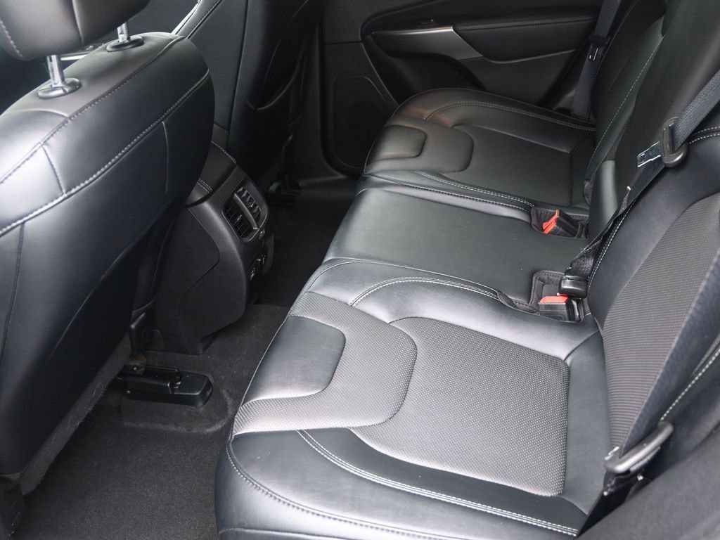 Used 2022 Jeep Cherokee Limited image 12