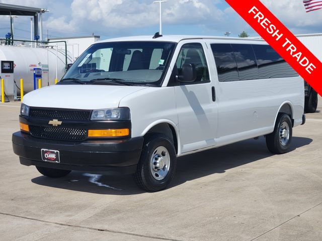 Used 2025 Chevrolet Express 3500 LS RWD image 3