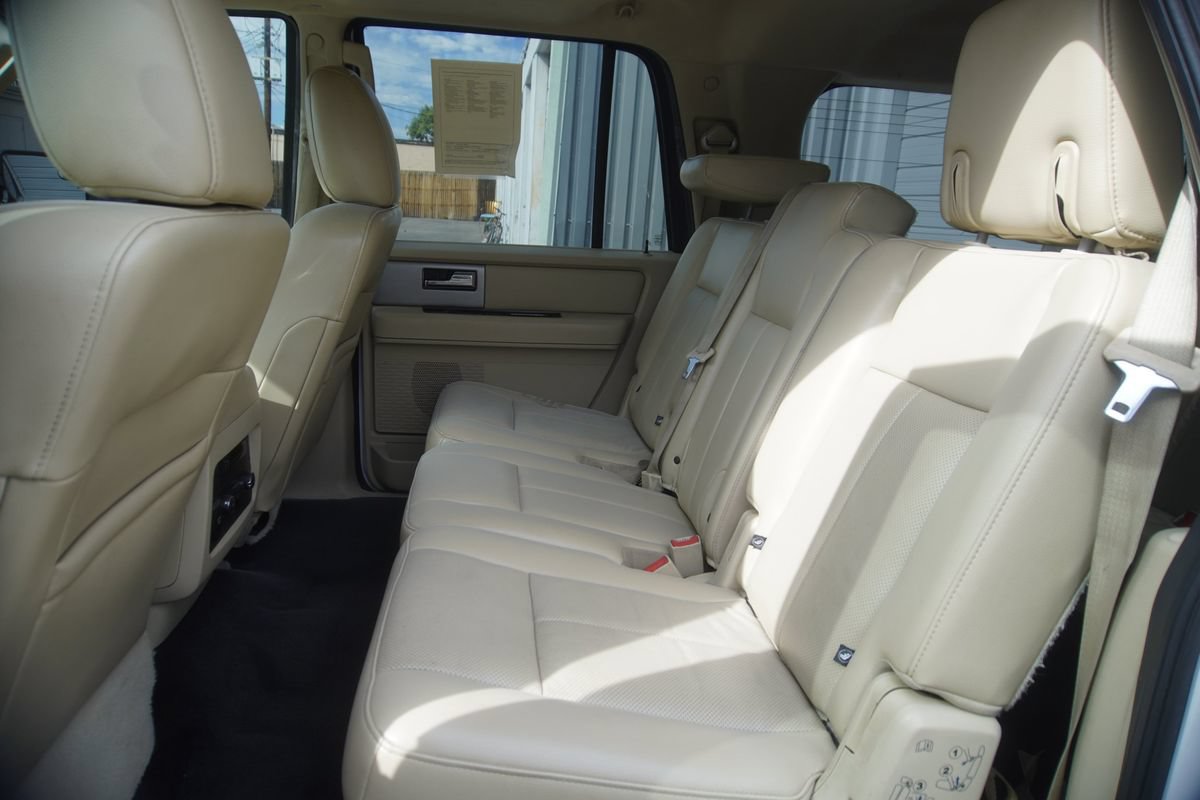 Used 2017 Ford Expedition EL Limited w/ Equipment Group 301A AWD/4WD image 12