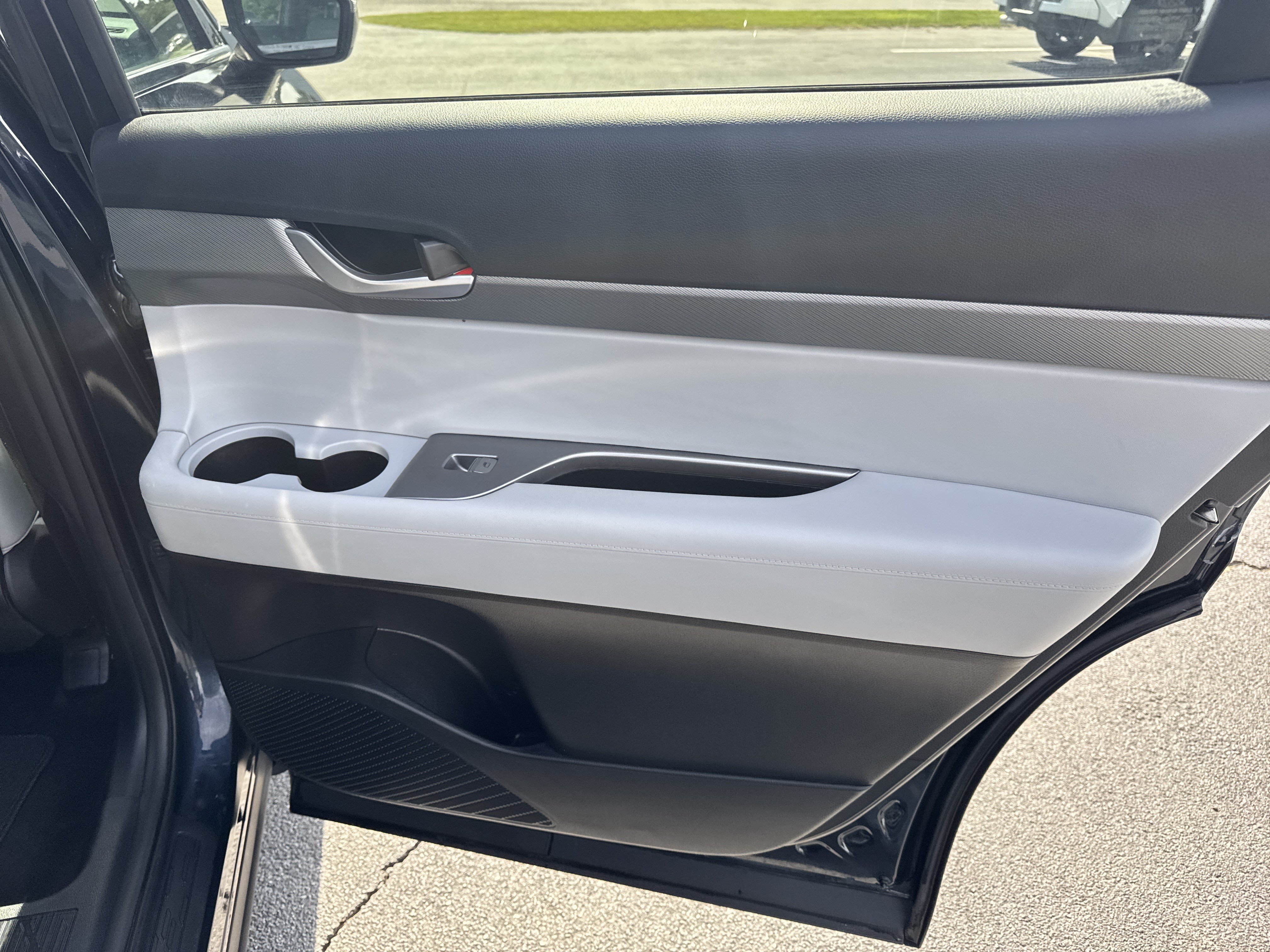 Used 2025 Hyundai Palisade SEL FWD image 32