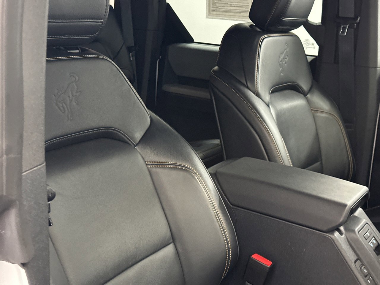 Used 2022 Ford Bronco Badlands image 11