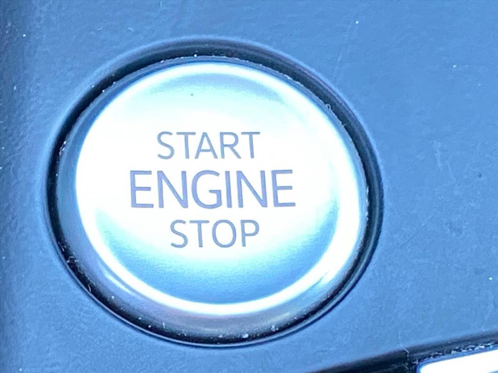 Used 2022 Volkswagen Taos SE w/ Panoramic Sunroof Package image 16