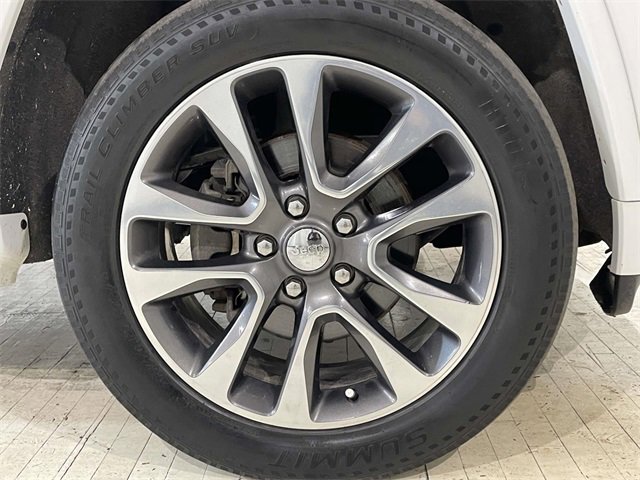 Used 2018 Jeep Grand Cherokee Overland image 17