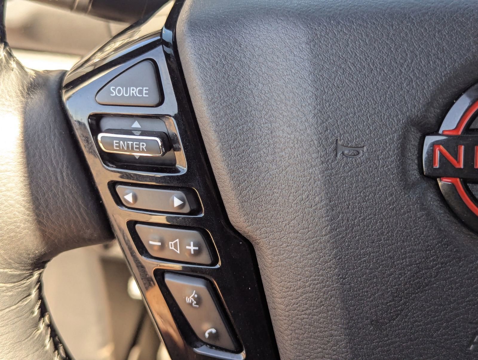 Used 2022 Nissan Frontier Pro-X w/ Pro-X Premium Package image 28