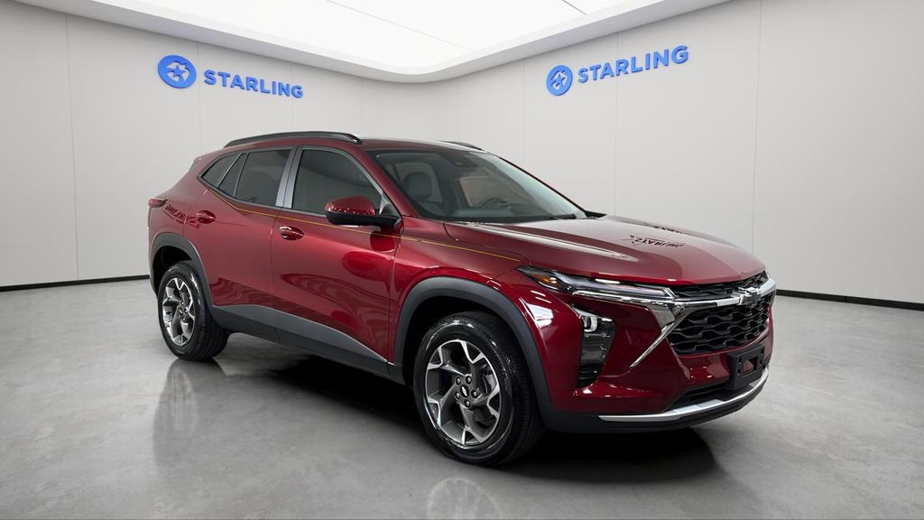 Certified 2025 Chevrolet Trax LT w/ Driver Confidence Package image 13