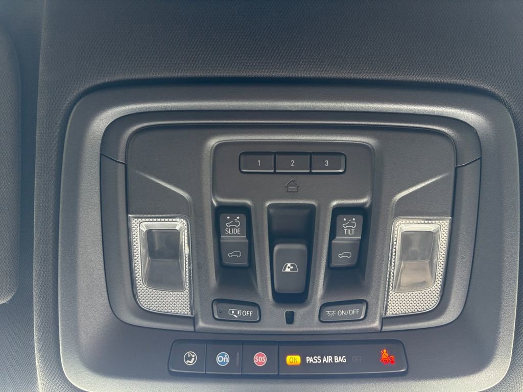 Used 2022 Chevrolet Silverado 3500 High Country image 27