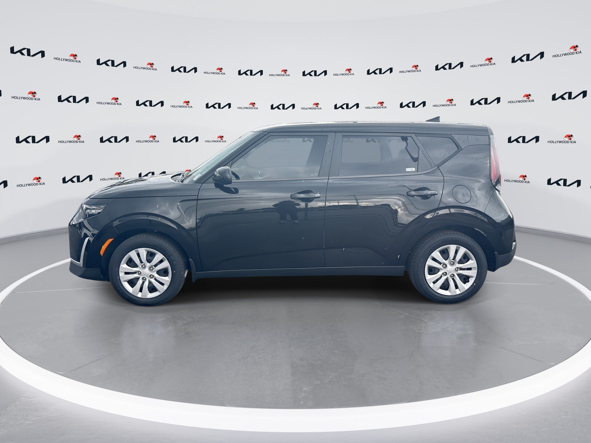 Used 2024 Kia Soul LX FWD image 5