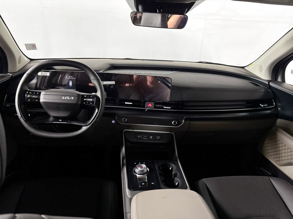 New 2027 Kia Carnival LXS FWD image 12