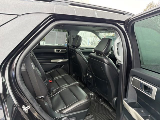 Used 2020 Ford Explorer XLT w/ Equipment Group 202A image 22