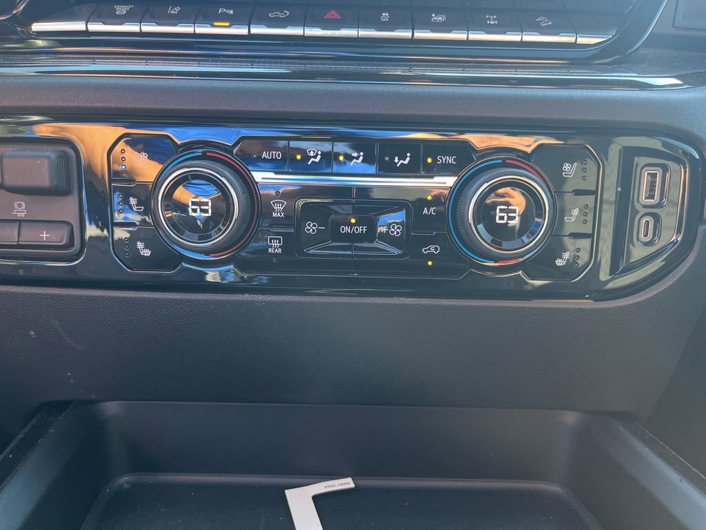 Used 2024 Chevrolet Silverado 2500 ZR2 w/ Technology Package image 13