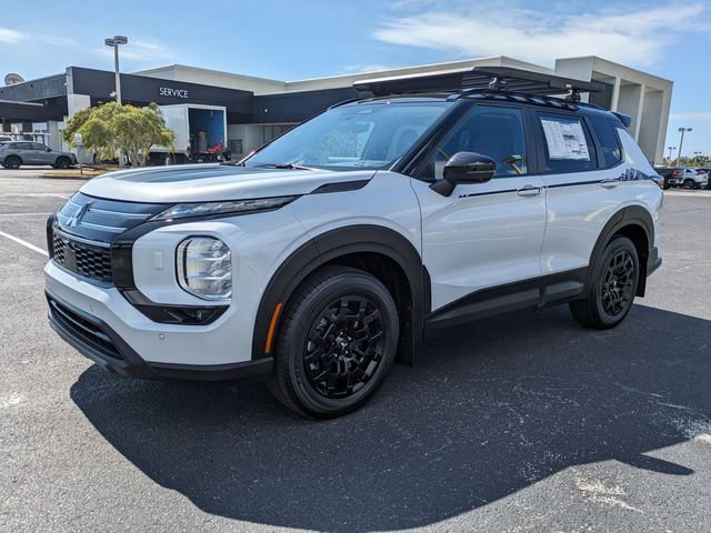 New 2025 Mitsubishi Outlander Trail Edition image 2