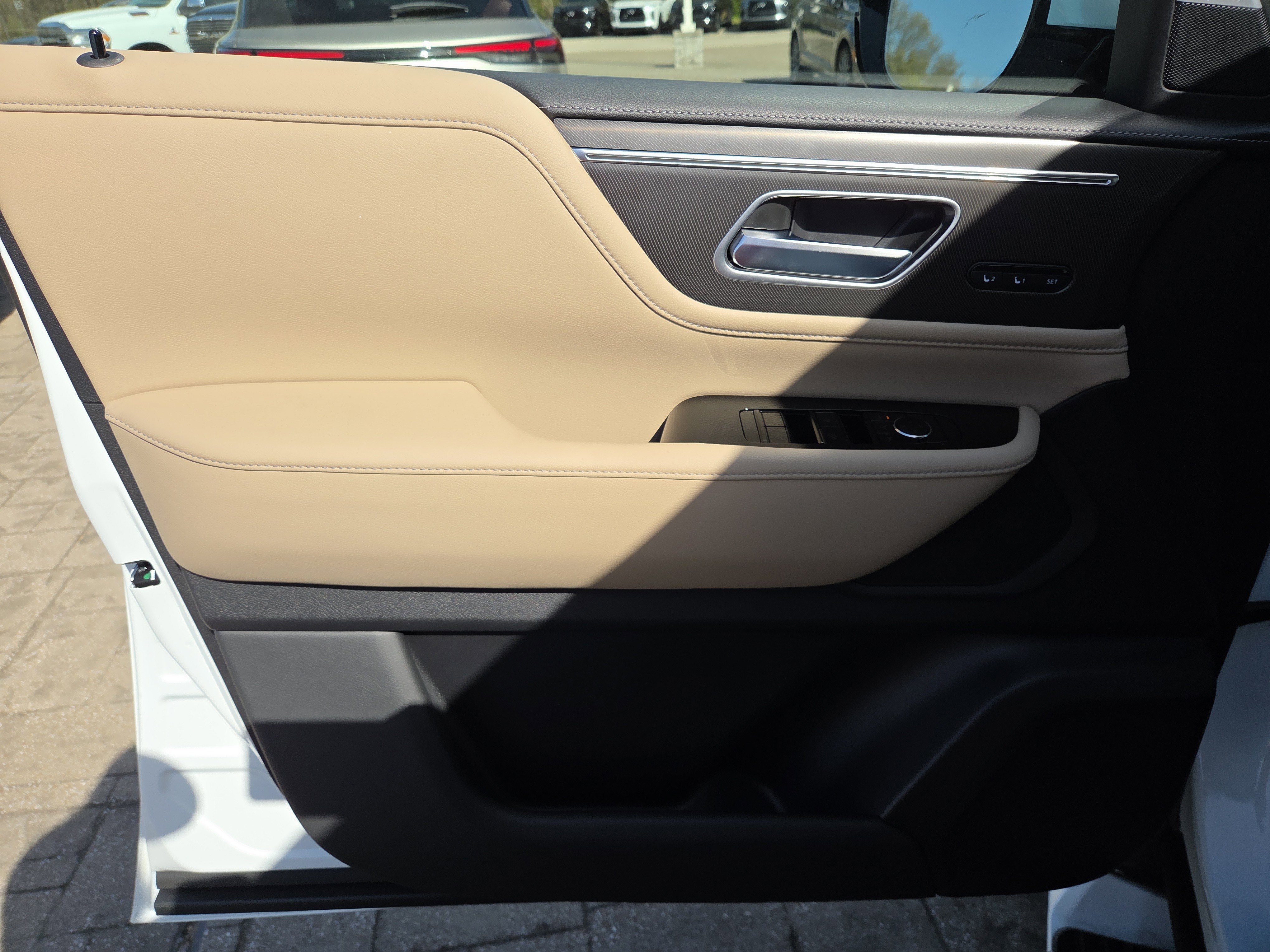 Used 2026 INFINITI QX80 Pure w/ Cargo Package image 6