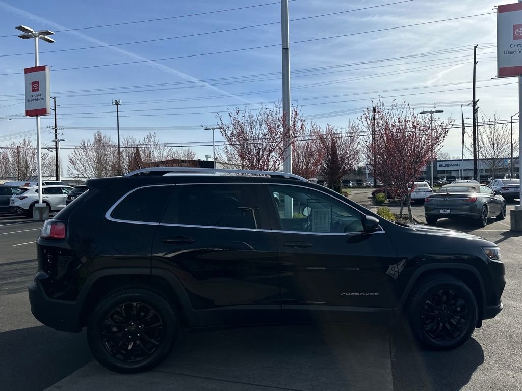 Used 2019 Jeep Cherokee Latitude w/ Popular Appearance Group image 6