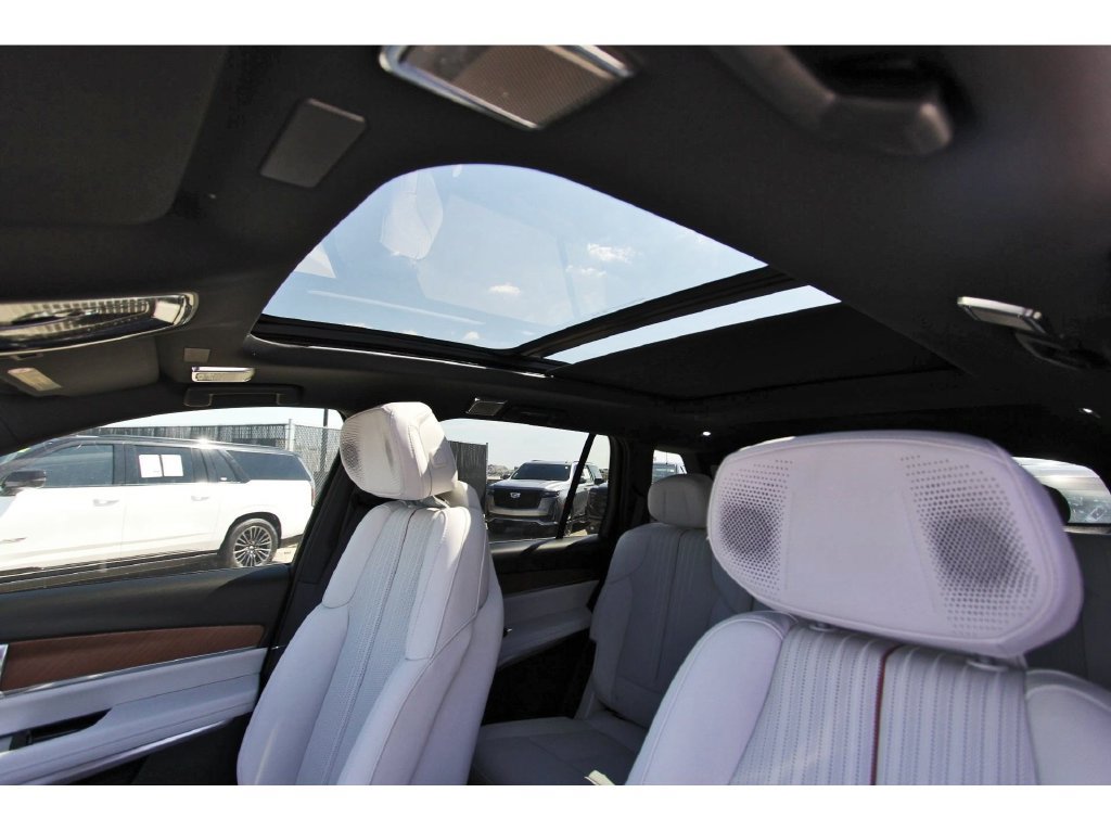 New 2027 Cadillac Vistiq Luxury AWD/4WD image 24