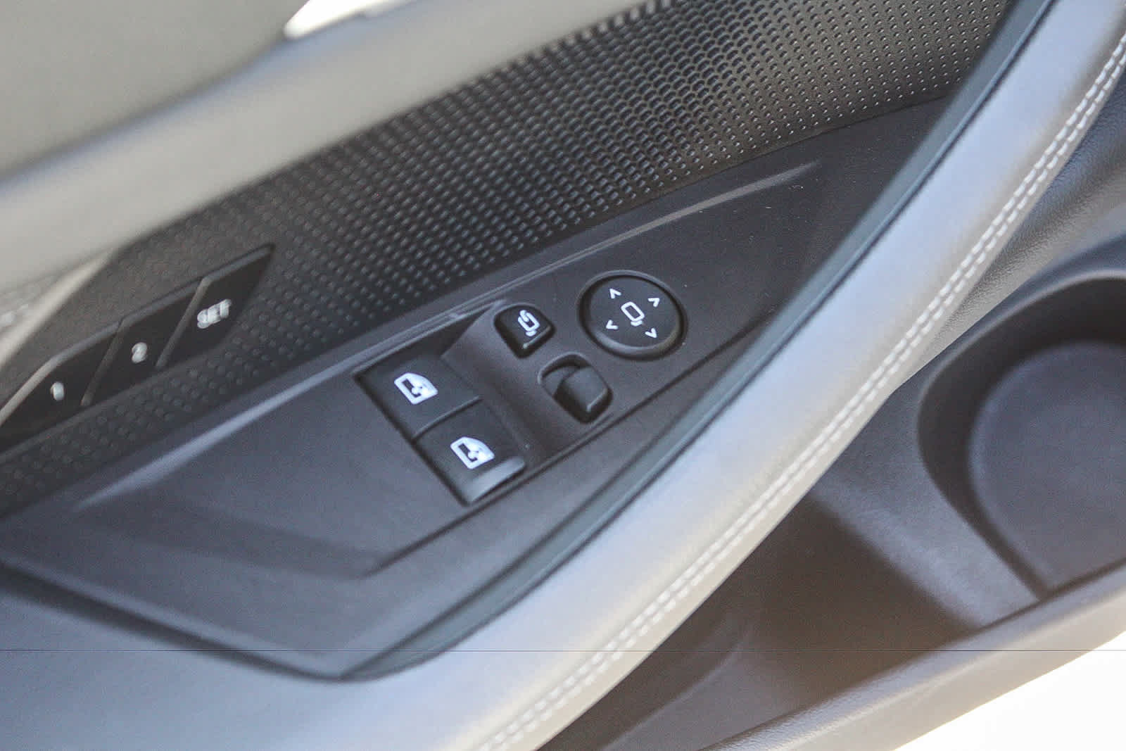 Used 2025 BMW 430i Coupe w/ M Sport Package RWD image 18