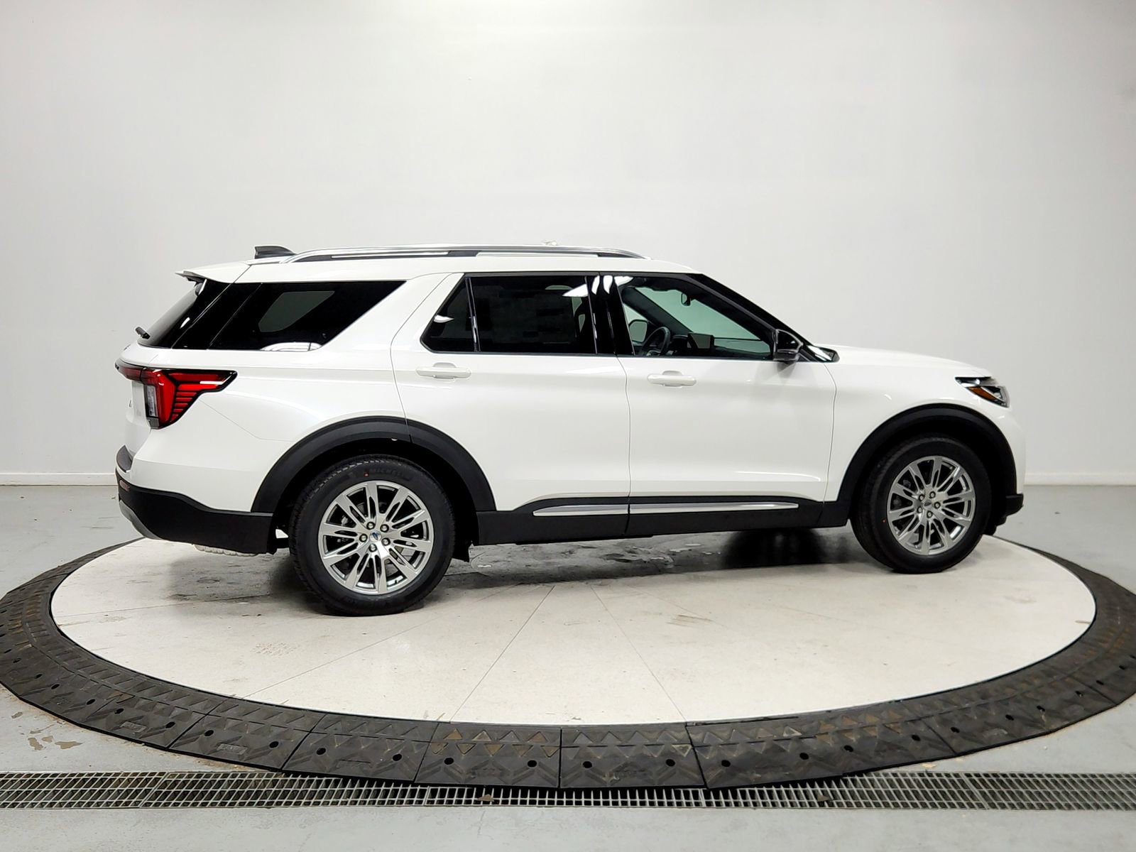 New 2026 Ford Explorer Platinum image 8