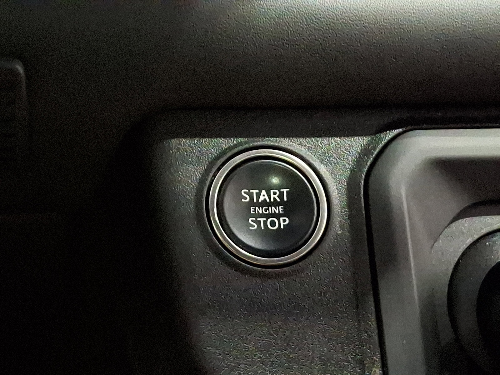 Certified 2023 Land Rover Defender 110 V8 image 24