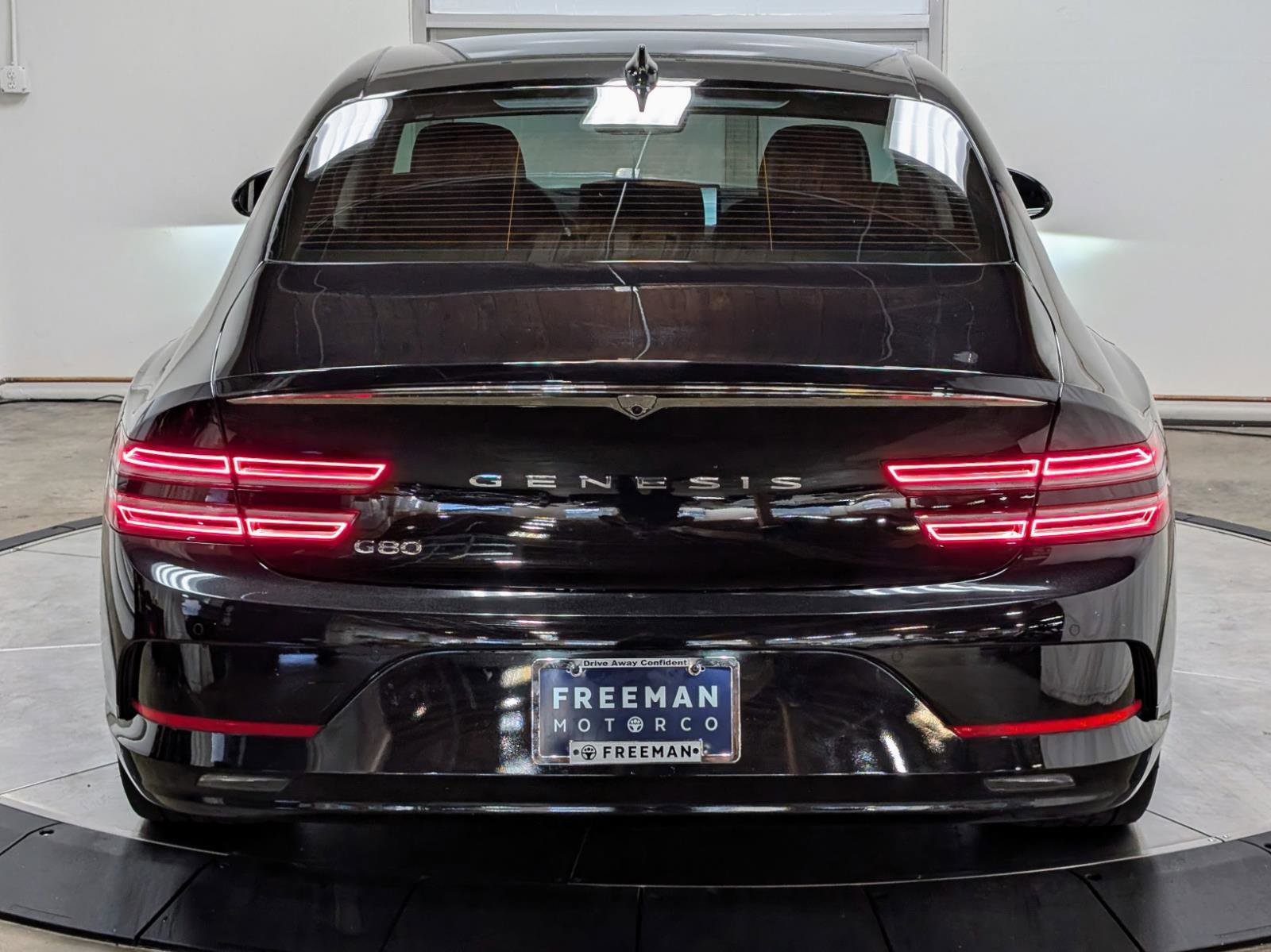 Used 2024 Genesis G80 image 8