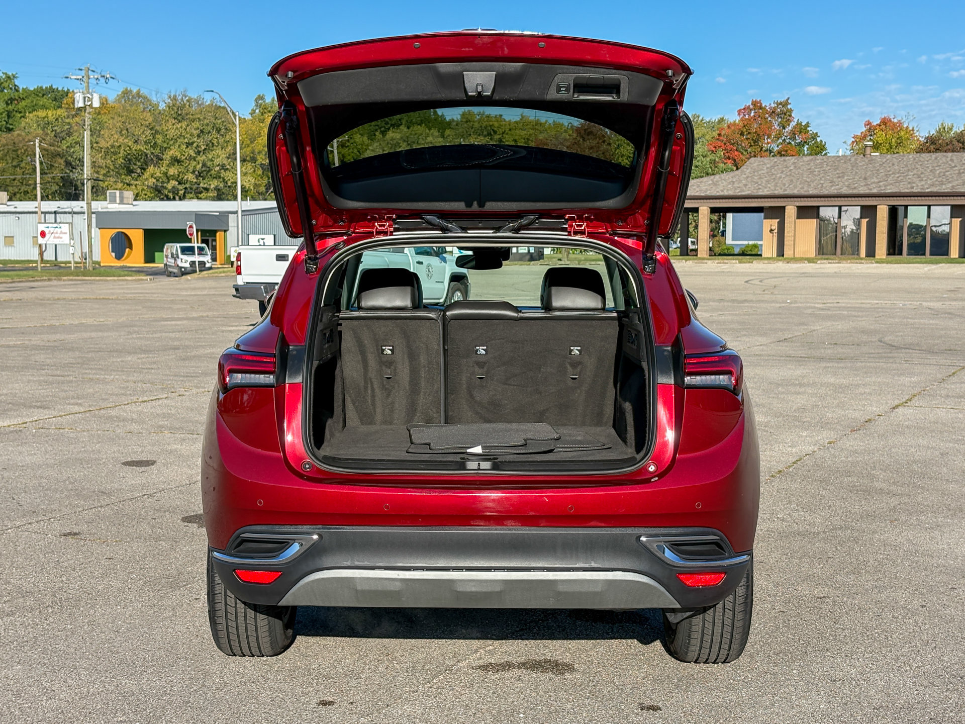 Used 2023 Buick Envision Essence FWD image 28
