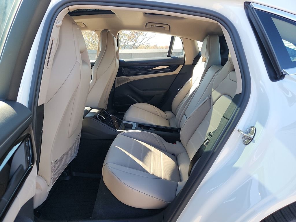 New 2026 Porsche Panamera 4 image 9