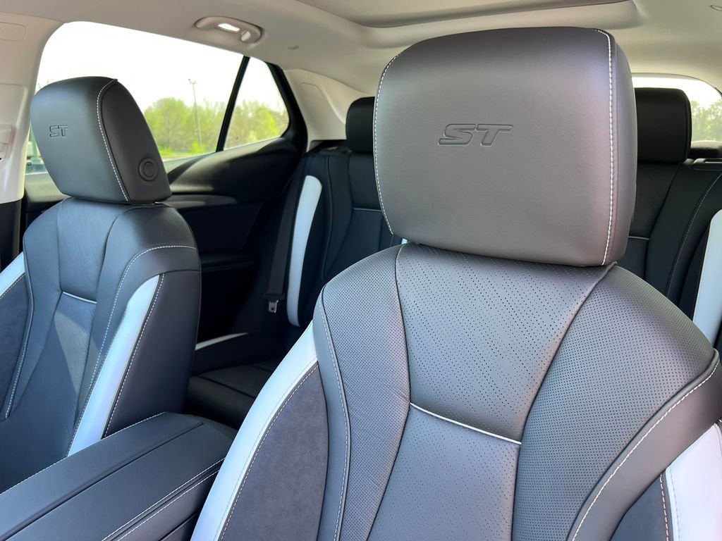 New 2026 Buick Envision Sport Touring image 12