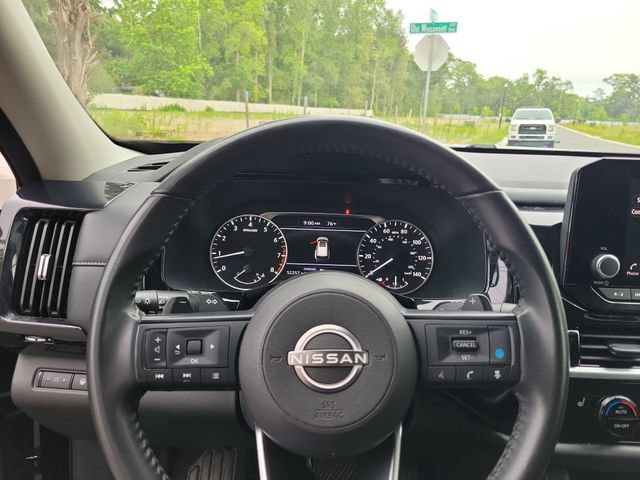 Used 2024 Nissan Pathfinder SV FWD image 19